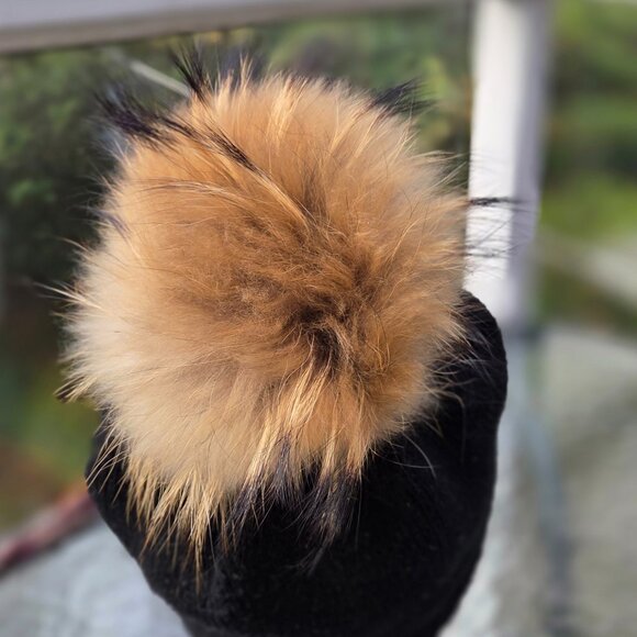OOKPIK Wool Black Blend Fur Toque - Picture 7 of 7